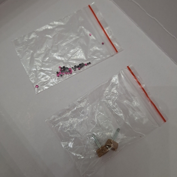 Jewel Badgley Mischka Jailene Fuschia Pumps - Picture 10 of 11